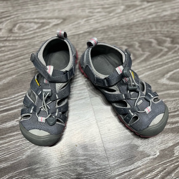 KEEN Girls Sandals-Size 13US - Picture 2 of 7